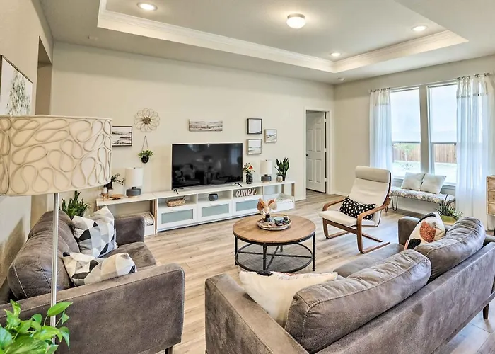 Sleek Worth W/ Patio - Pets Welcome! Holiday home