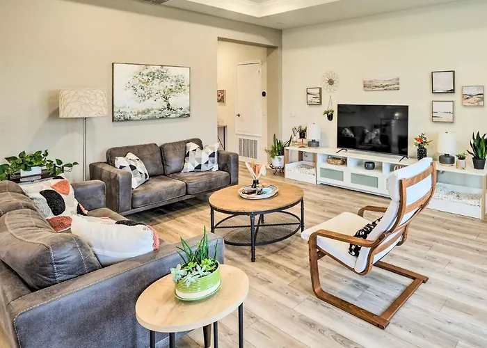 Sleek Worth W/ Patio - Pets Welcome! Holiday home Fort Worth
